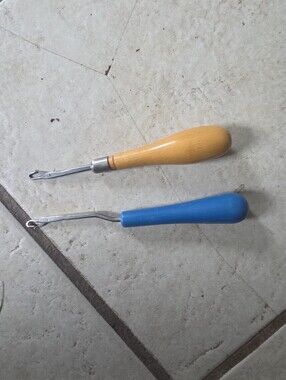 2x Vintage Latch Hook Rug Tool - Wood Handle - Crafts - Made In England?